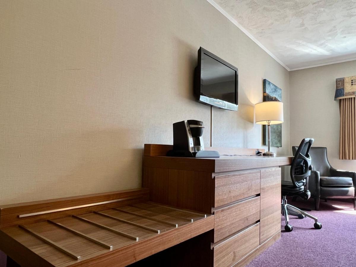Atlantic Host Hotel, Trademark Collection By Wyndham Bathurst Eksteriør bilde