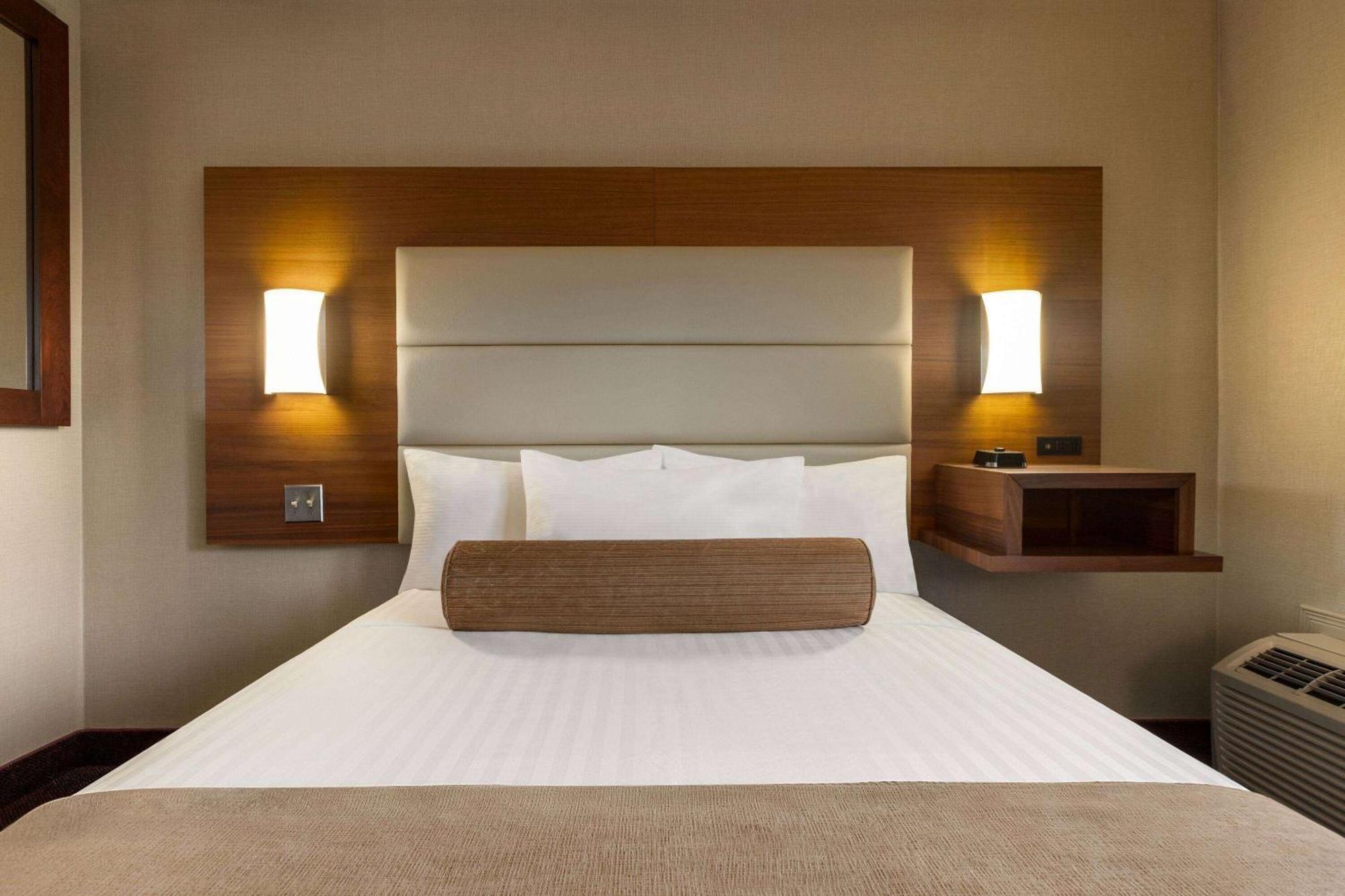 Atlantic Host Hotel, Trademark Collection By Wyndham Bathurst Eksteriør bilde